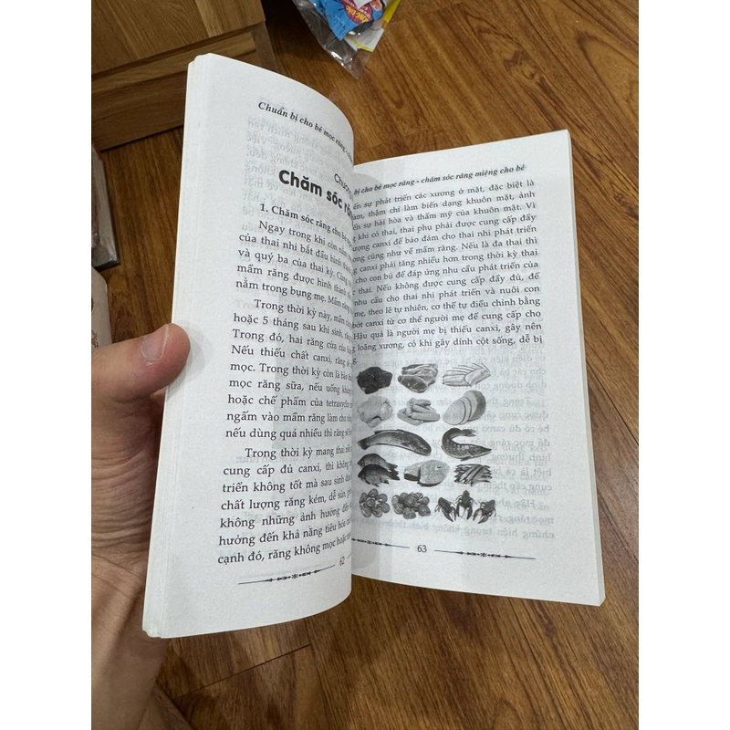 Bé mọc răng 551934