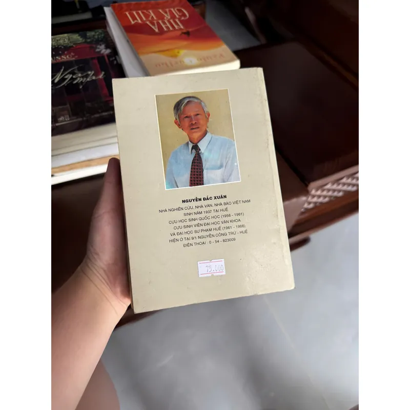 Chín Đời Chúa Mười Ba Đời Vua Nguyễn – Nguyễn Đắc Xuân (biên soạn)- K6 1051806