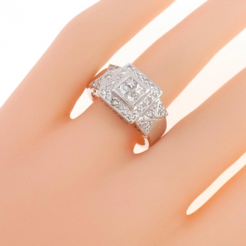 Nhẫn kim cương K18WG 0.41CT 668588