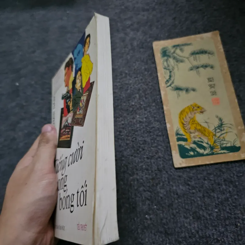 Tiếng cười trong bóng tối - Nabokov 733914