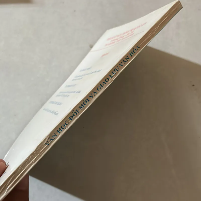 Văn học đổi mới và giao lưu văn hoá - Phan Cự Đệ - 1997s 997313