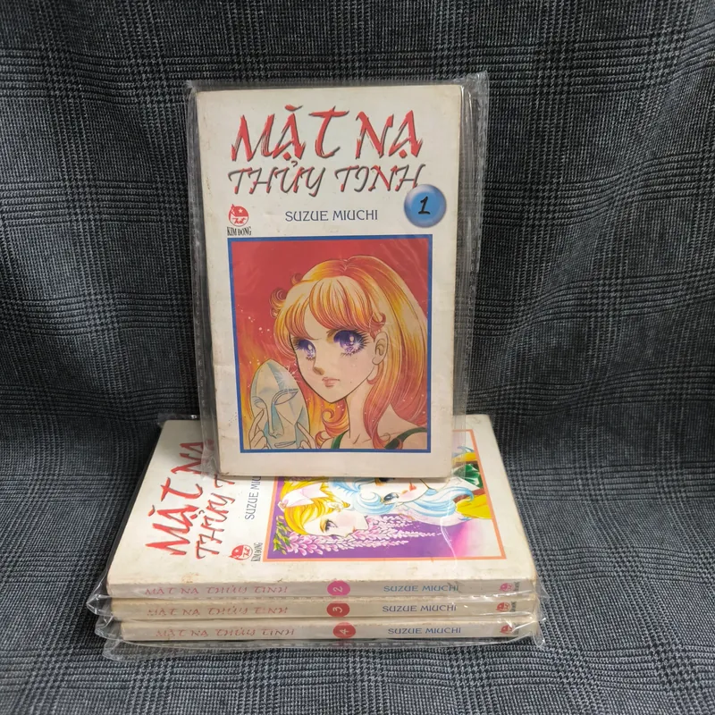 Mặt nạ Thủy Tinh (Tập 1 2 3 4) 592427