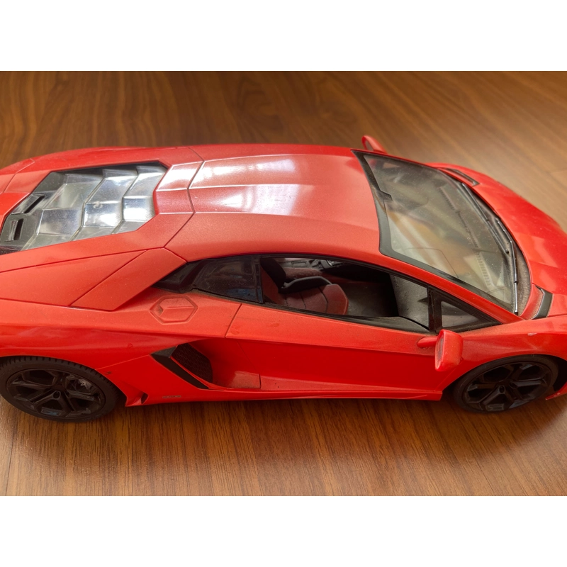 Ô tô Lamboghini điều khiển 527928