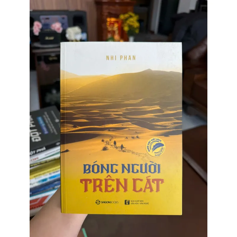 BÓNG NGƯỜI TRÊN CÁT – NHI PHAN- K2 998398