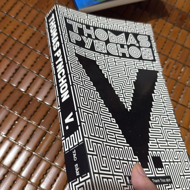 V - Thomas Pynchon 507826