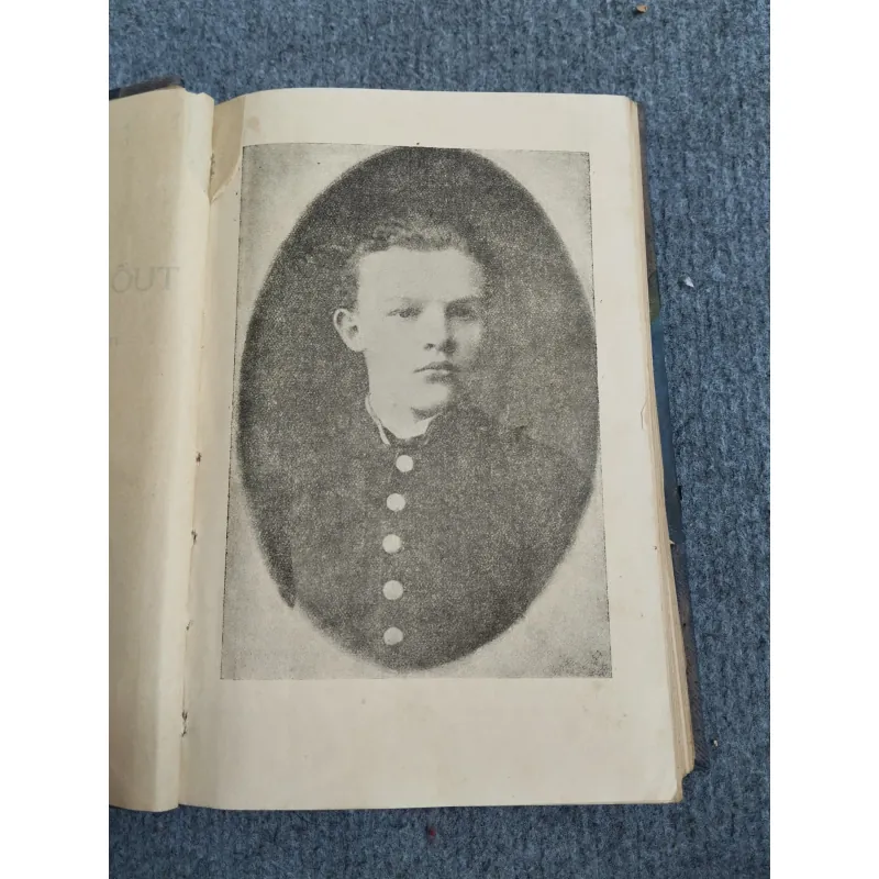 TUỔI TRẺ LÊ - NIN 688763