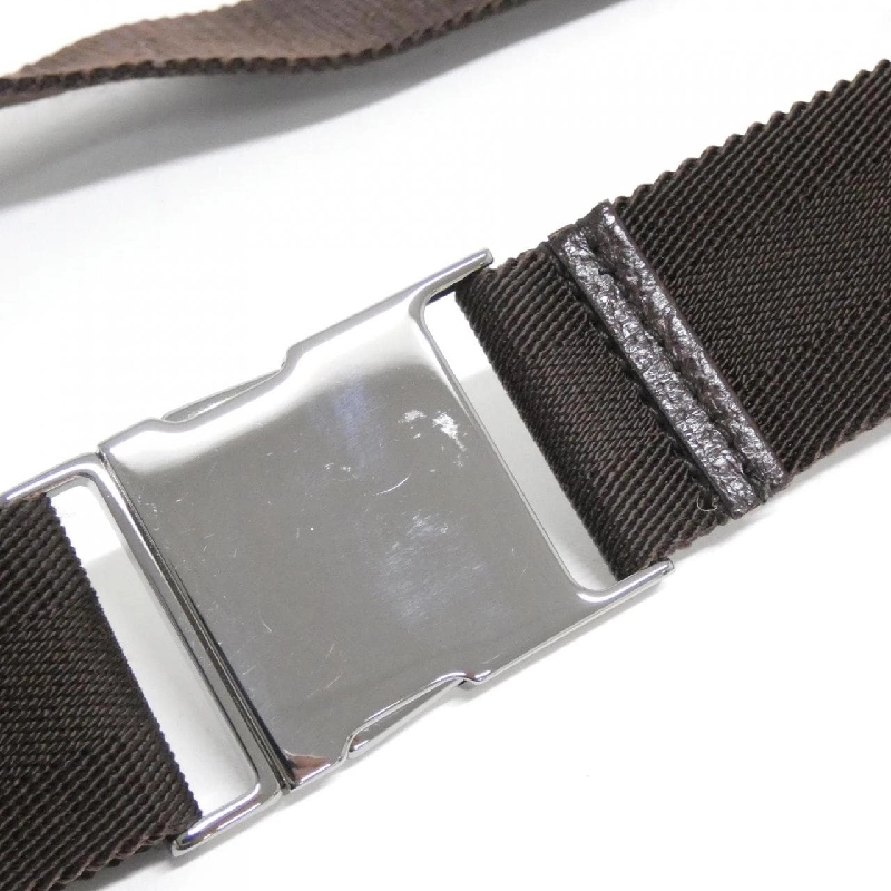 Túi đeo hông Gucci 28566 609101