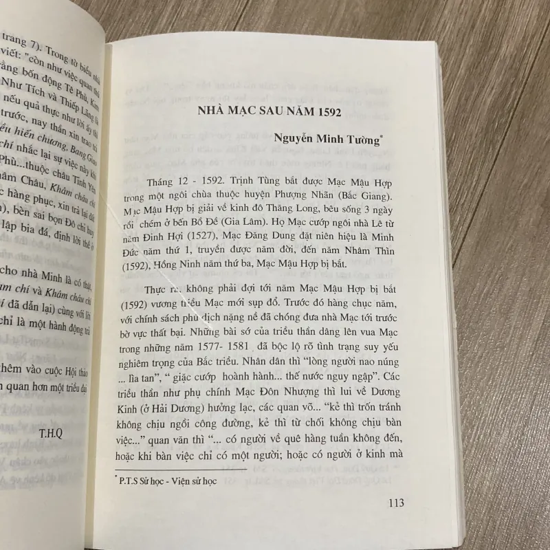 MẠC ĐĂNG DUNG VÀ VƯƠNG TRIỀU MẠC (XB 2000) 1028990