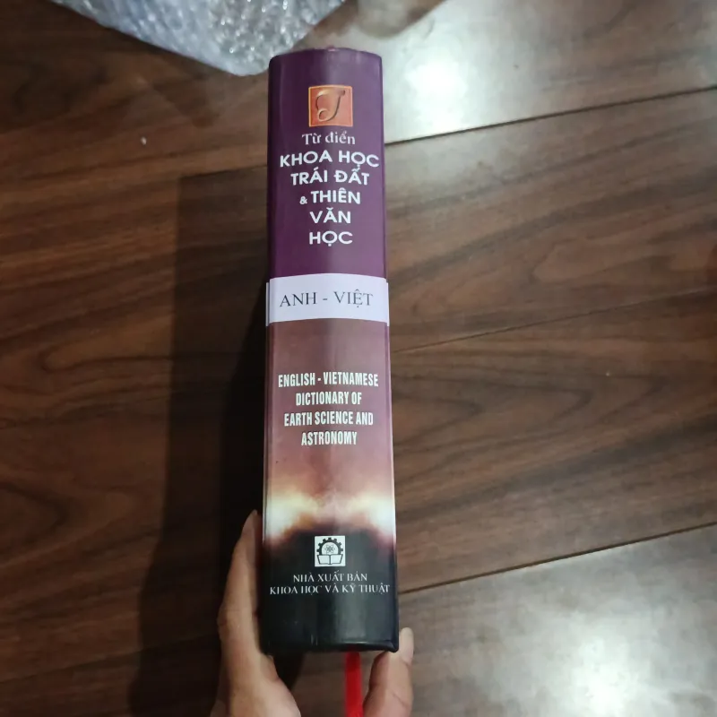 Từ điển khoa học trái đất và thiên văn học 761908