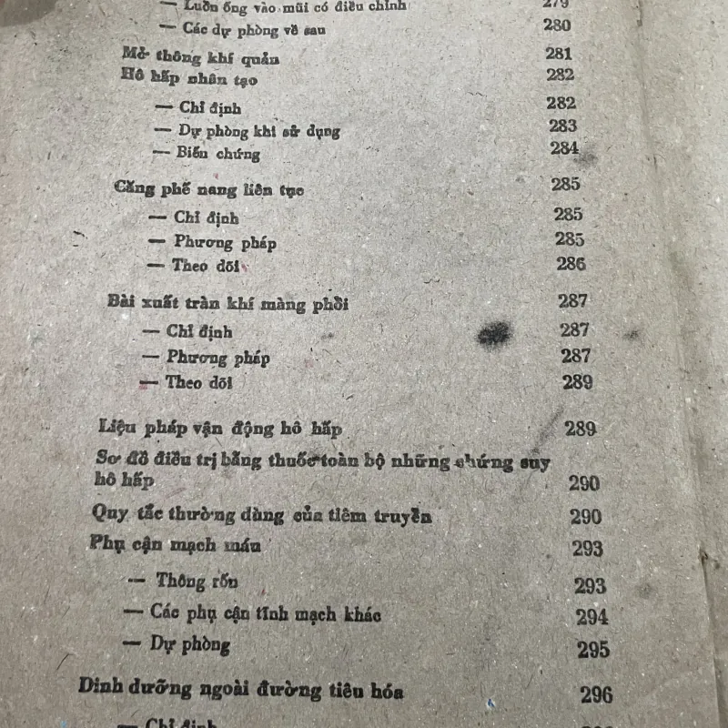 GIẢN YẾU SƠ SINH HỌC BỆNH TRẺ SƠ SINH - LAUGIER- Lâm sàng Chẩn đoán Điều trị- 1989 788985