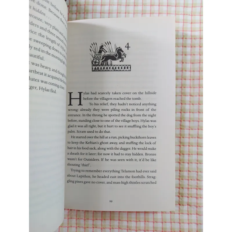 THE OUTSIDERS Michelle Paver – Gods and Warriors (Tập 1) 750708