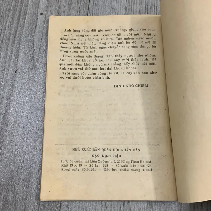 Gạo địch hậu tập truyện. 1961. 10a1 1025678