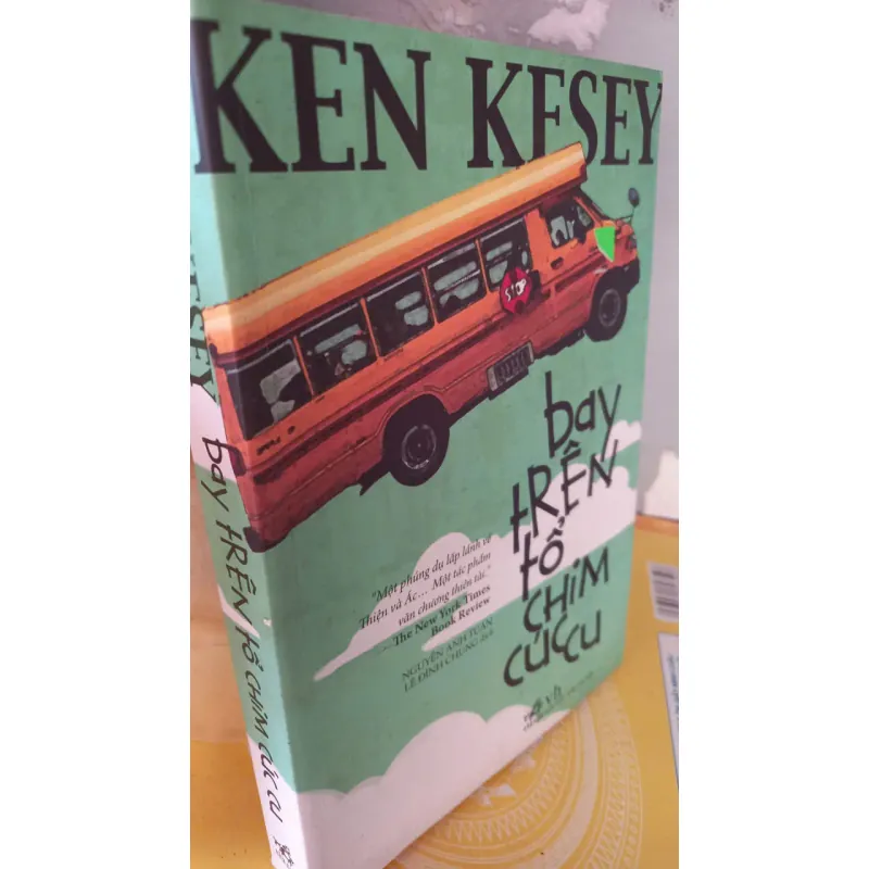 bay trên tổ chim cúc cu 972403