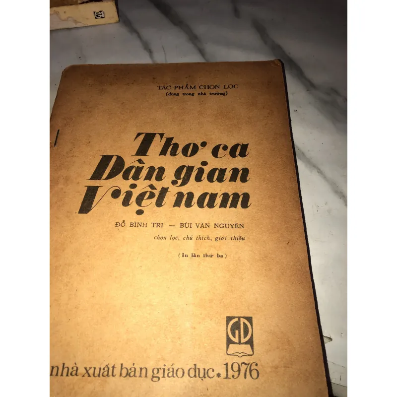 Thơ ca dân gian Việt Nam  990634