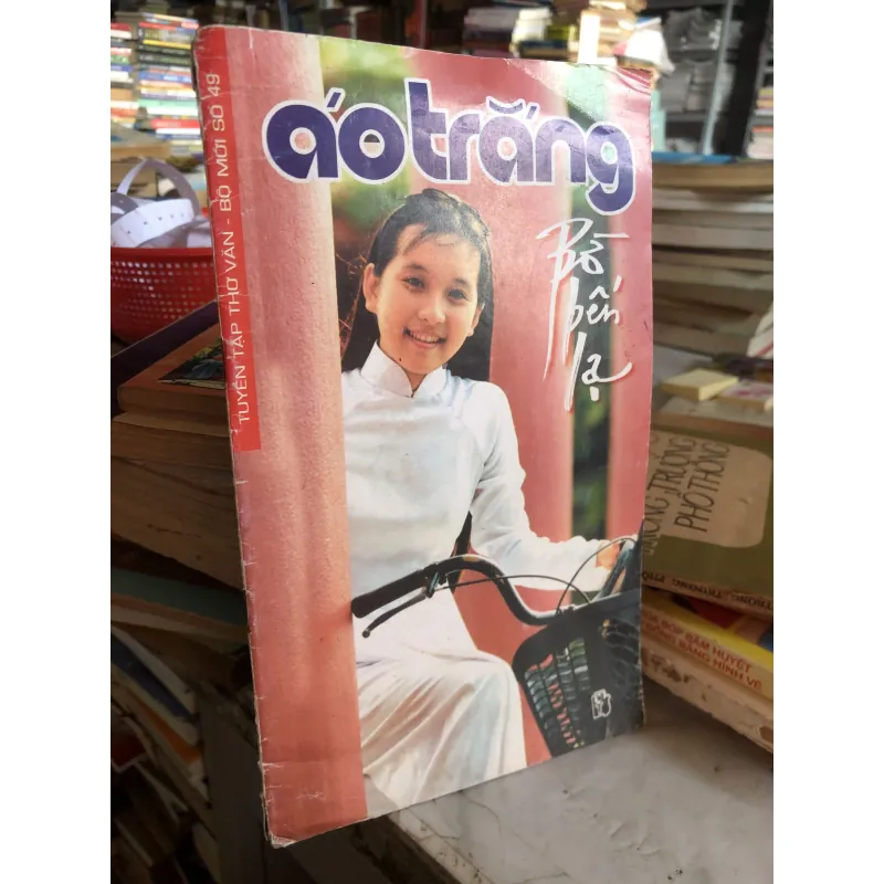 Tuyển tập thơ văn áo trắng 1031770