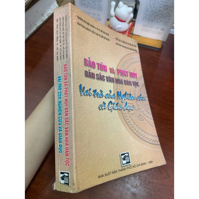 Bảo tồn và phát huy bản sắc văn hóa dân tộc - Vai trò của nghiên cứu và giáo dục 277061