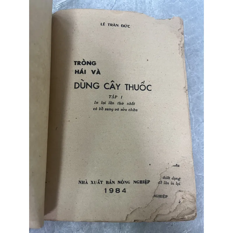 TRỒNG HÁI VÀ DÙNG CÂY THUỐC - LÊ TRẦN ĐỨC 785845