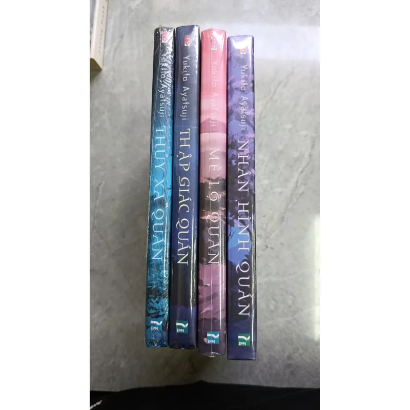 THỦY XA QUÁN-THẬP GIÁC QUÁN-MÊ LỘ QUÁN-NHÂN HÌNH QUÁN - YUKITO AYATSUJI 674322