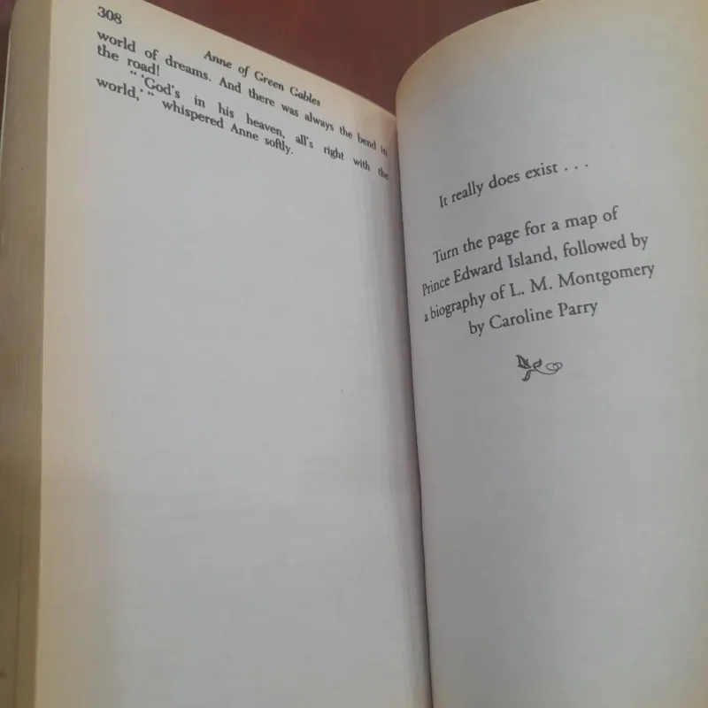 L. M. Montgomery - ANNE OF GREEN GABLES 753878