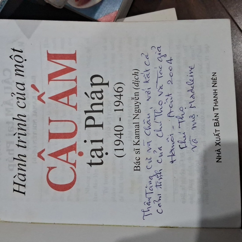 Hành trình của một cậu ấm tại Pháp (có đề tặng của tác giả) 552852