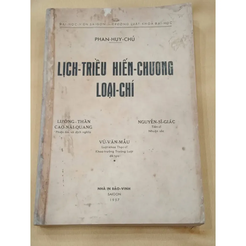 Lịch triều hiến chương loại chí - Phan Huy Chú 715510