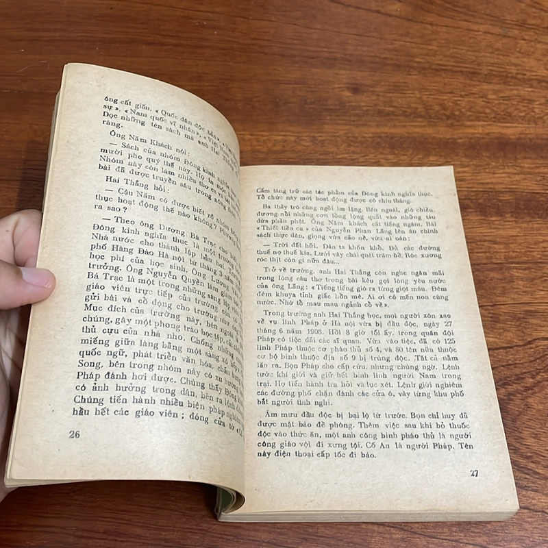 [Sách Xưa] - II Tựa sách: Người Thợ Máy Tôn Đức Thắng - Lê Minh - 1987 503754
