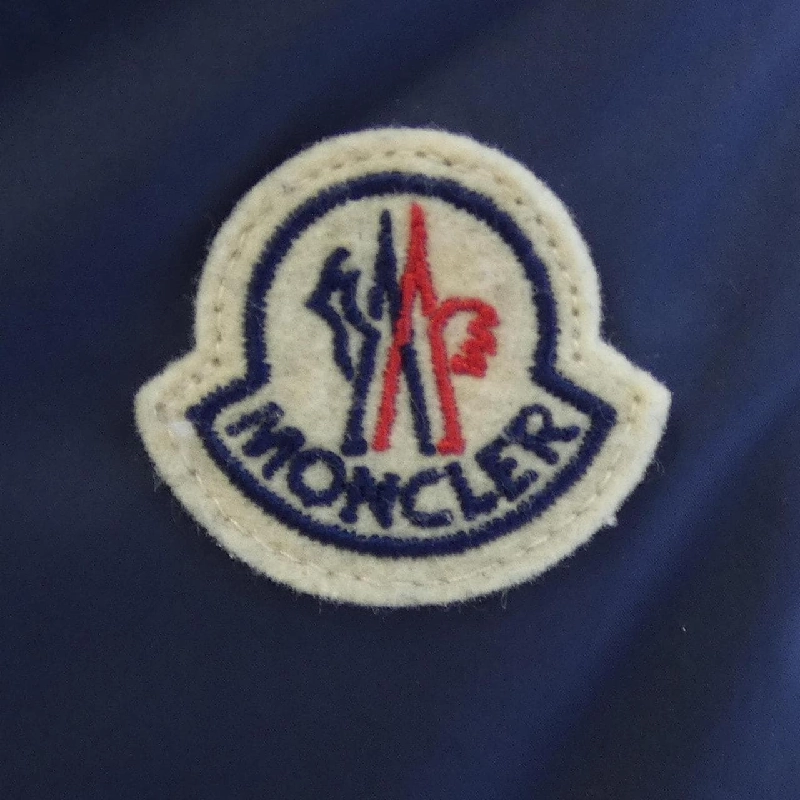 Áo vest lông vũ MONCLER BUTOR 631215