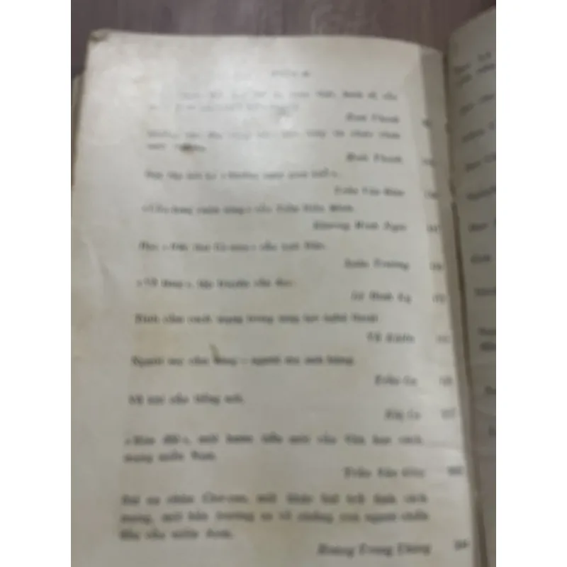 MƯỜI NĂM VĂN HỌC CHỐNG MỸ- Nghiên cứu phê bình của nhiều tác giả - 1972 689845