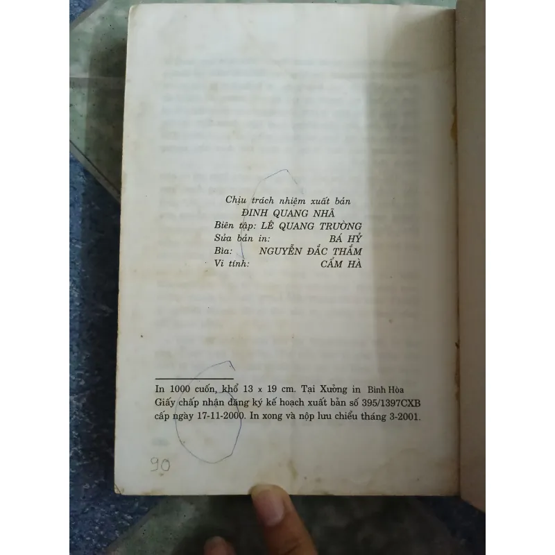 Bia mộ điên và bầy diều hâu gãy cánh - Erich Maria Remarque 571994
