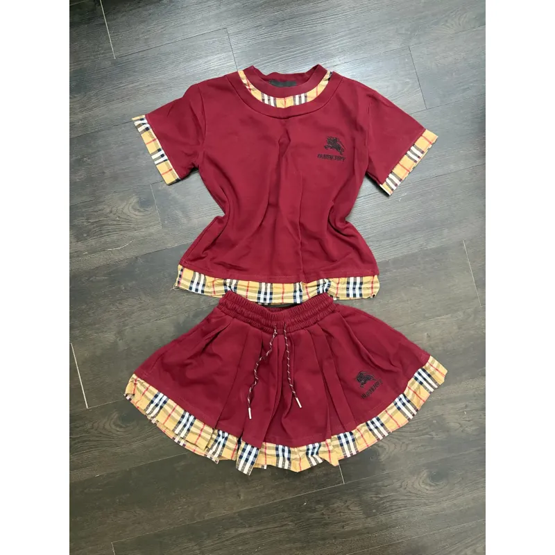 Đồ thể thao nữ Burberry màu đỏ phối caro in logo 778758