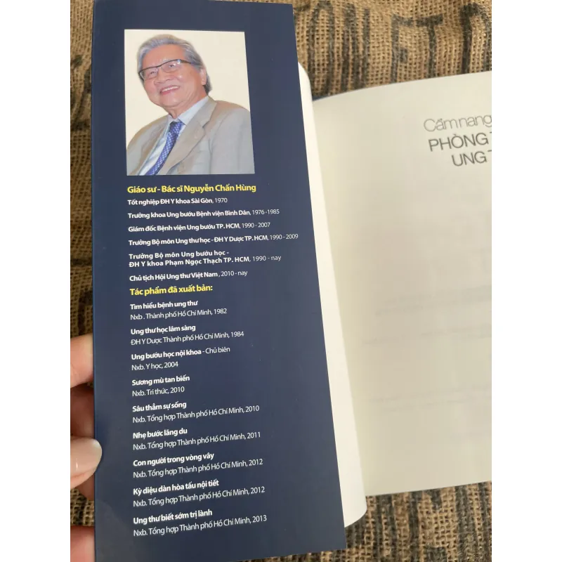 Cẩm nang phòng trị ung thư -Nguyễn Chấn Hùng  1017691