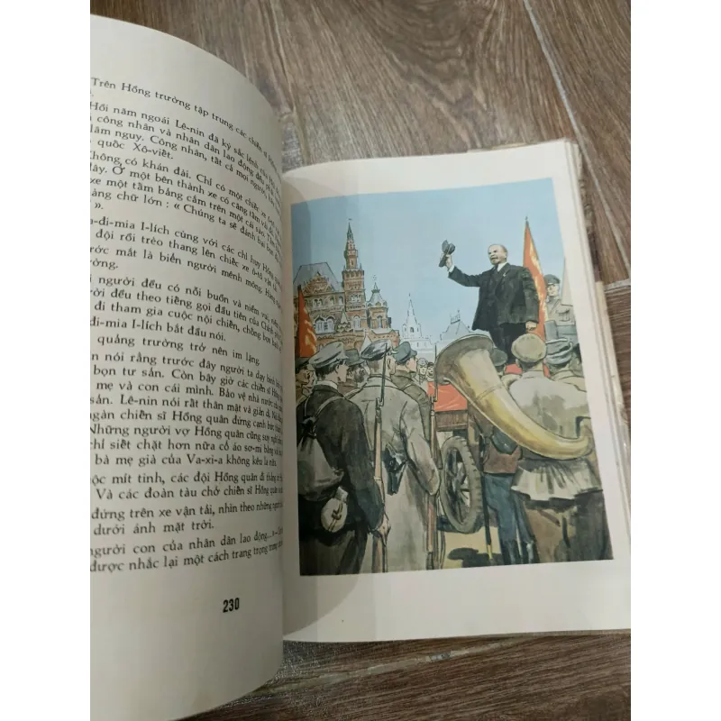 Cuộc Đời Của Lê-nin 995249