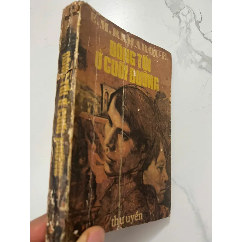 Bóng tối ở cuối đường – Erich Maria Remarque 991684