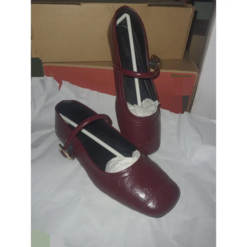 Giày bệt EROSSKA size 40 màu đỏ mận hot trend chính hãng fullbox 786000