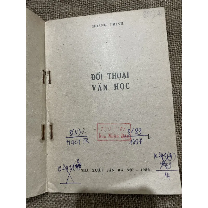 Đối thoại văn học - Hoàng Trinh  977155