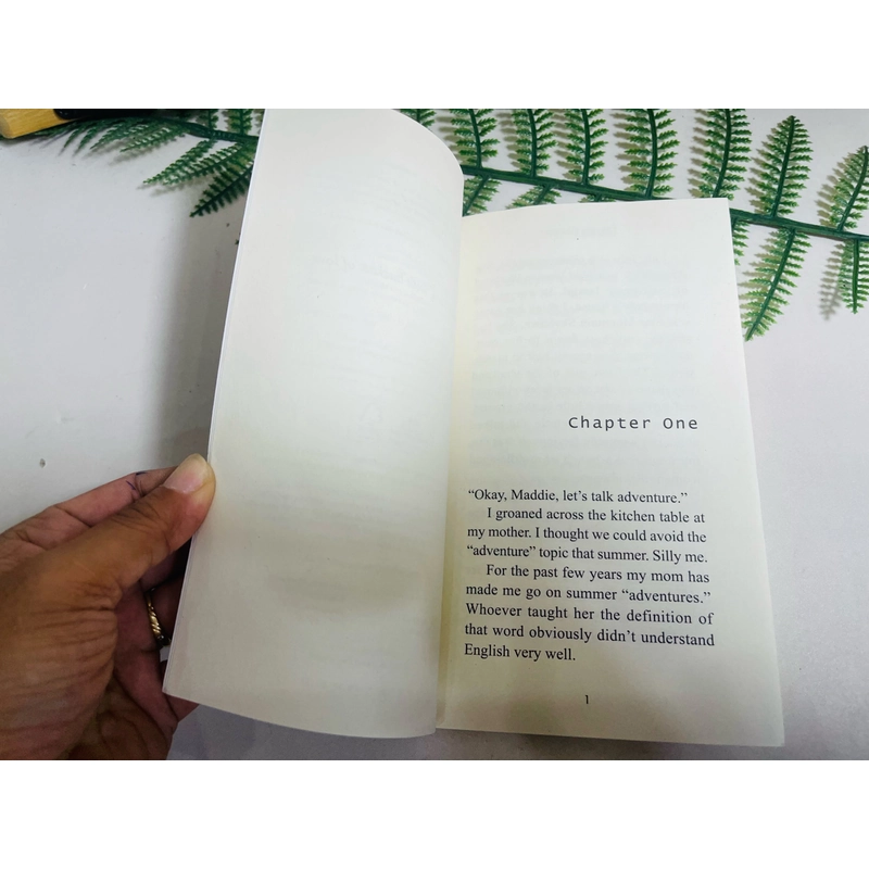 [Sách 2hand từ US] Like new 90% - 📚 Farmed Out của Christy Goerzen 476691