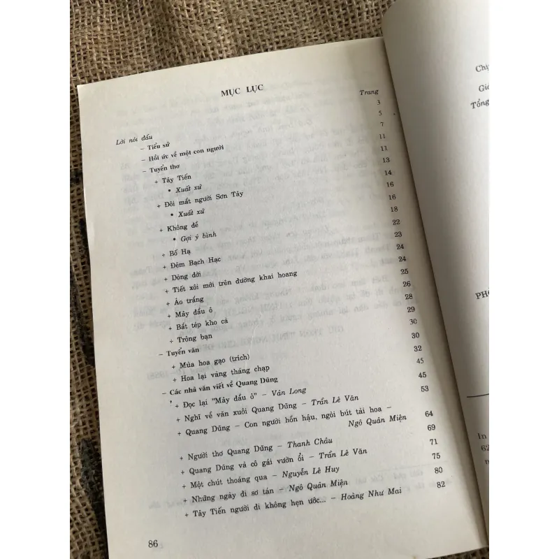 Nhà văn trong nhà trường: Quảng Dũng; Hoàng Việt 1013584