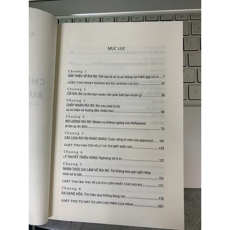 CHUYÊN GIA KINH TẾ BƯỚC VÀO NHÀ THỔ - TRẦN NGUYÊN (NGƯỜI DỊCH) 788219