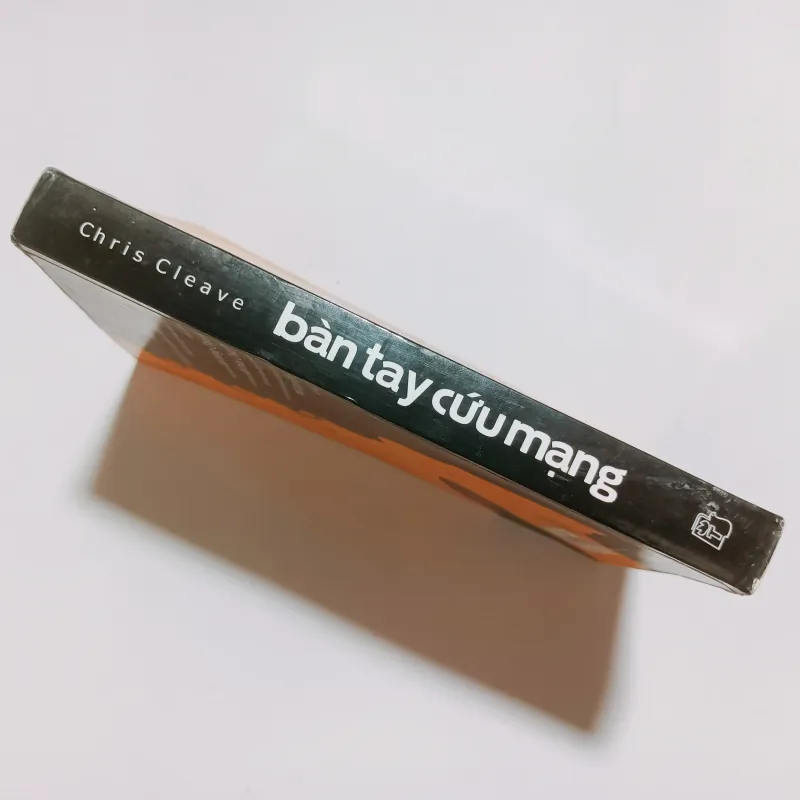 Bàn Tay Cứu Mạng - Chris Cleave 789243