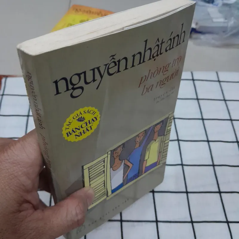Nhà văn Nguyễn Nhật Ánh. PHÒNG TRỌ BA NGƯỜI. In L38. Trẻ 2018 577835