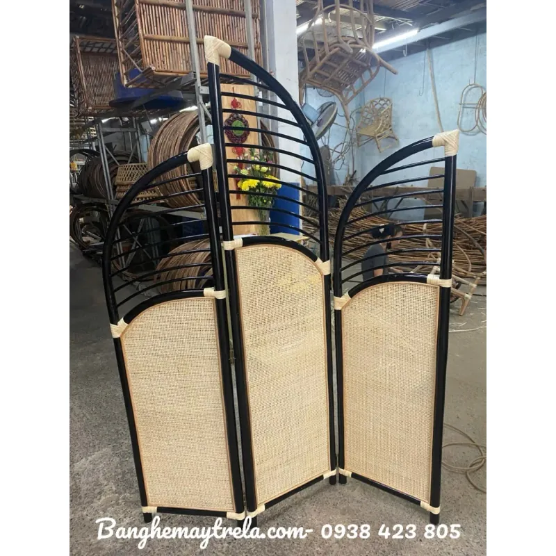 Bình phong mây khung đen hiện đại 708617