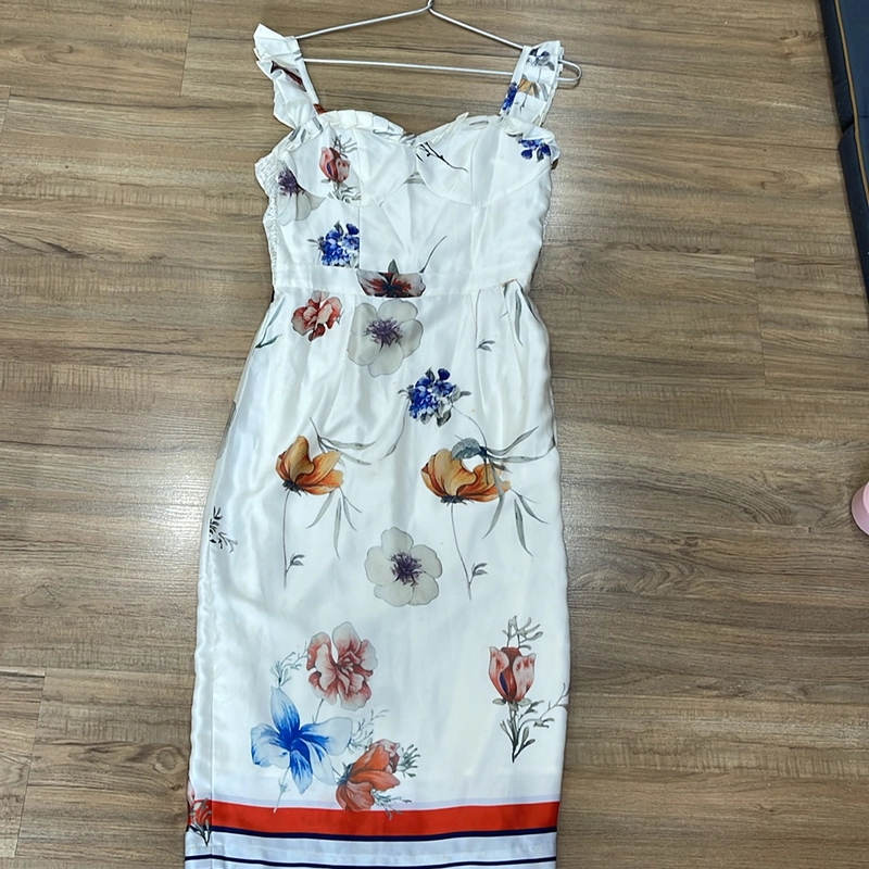 Váy hoạ tiết sắc nét, sz S 45-48kg. Dáng ôm rất đẹp 506118
