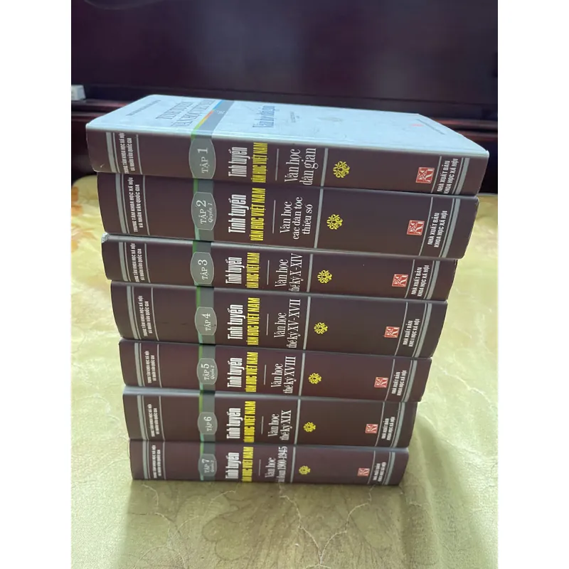 TINH TUYỂN VĂN HỌC VIỆT NAM 7 CUỐN 733894