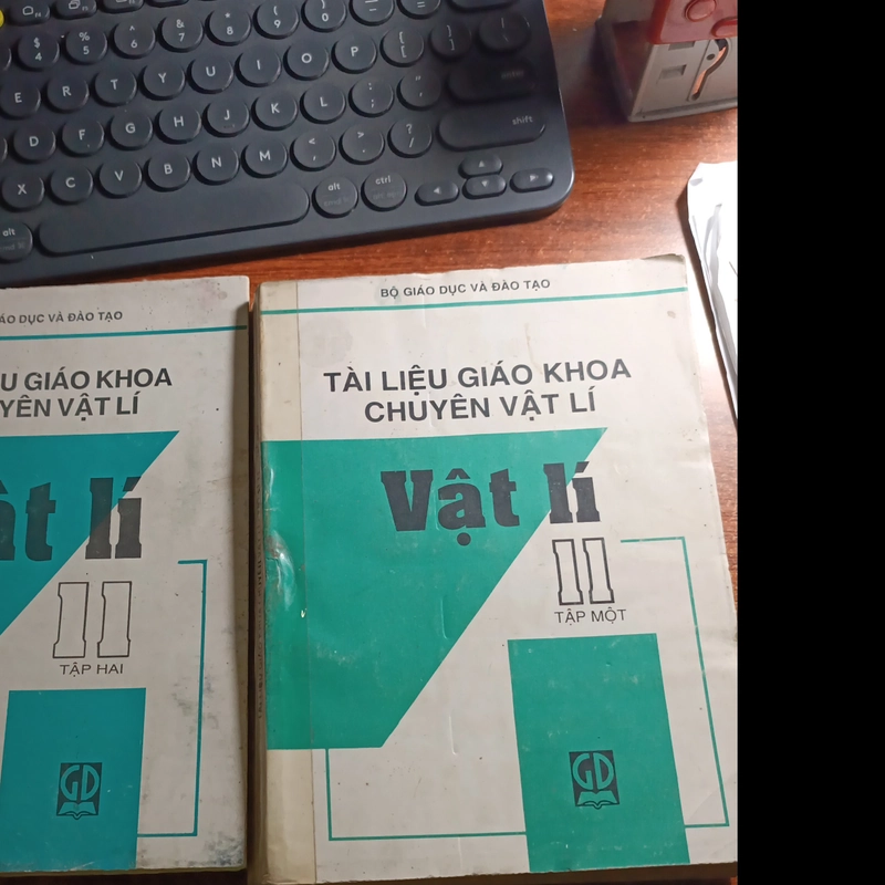 Tài liệu giáo khoa chuyên vật lý tập 1+2 447717