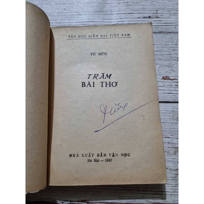Trăm bài thơ|  thơ Tố Hữu | 300 trang | xb 1987  322394