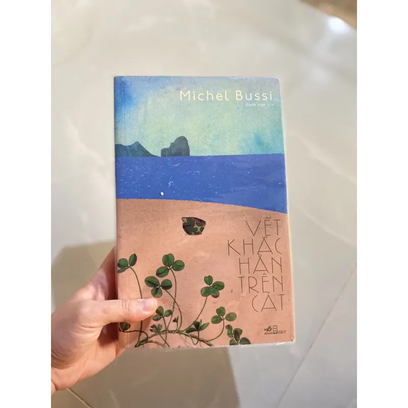 Vết Khắc Hằn Trên Cát 937598