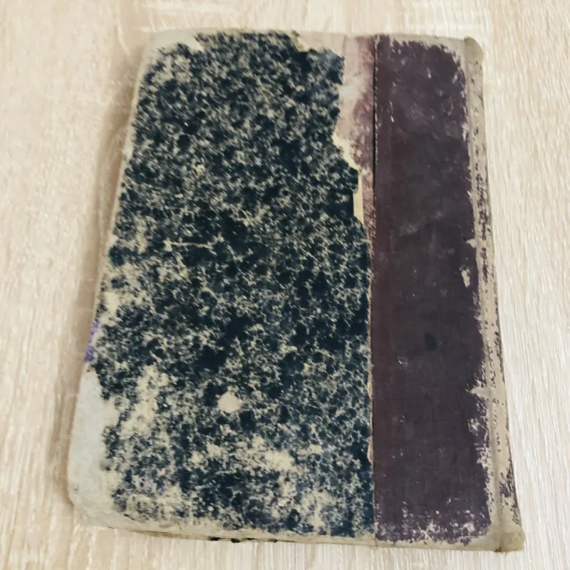 Cuốn sách giáo khoa tiếng Pháp dành cho học sinh tiểu học ngày xưa. 971688