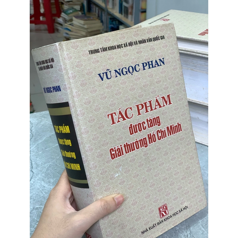 Tác phẩm được tặng giải thưởng Hồ Chí Minh-VŨ NGỌC PHAN 352302