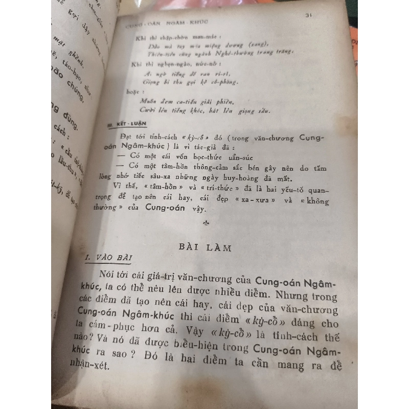 Luận đề về cung oán ngâm khúc - Nguyễn Duy Diễn & Bằng Phong 538035