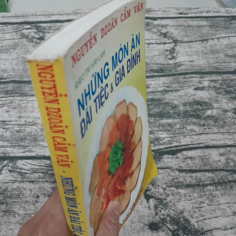 Tác giả Ng Dzoan Cẩm Vân- Những Món ăn đãi Tiệc & Gia đình 754988